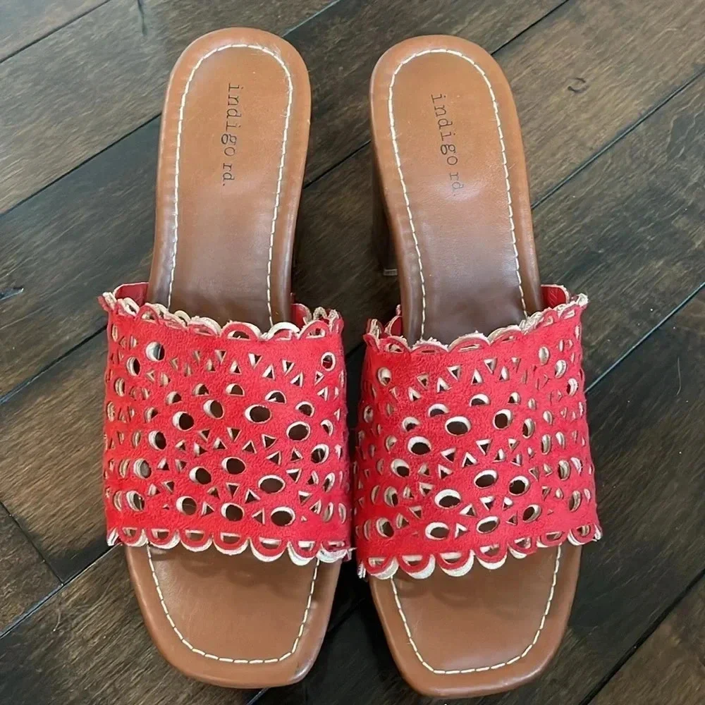 Indigo Rd. Open Toe Chunky Platform Clog Heel Red Scalloped Size Women’s size 8